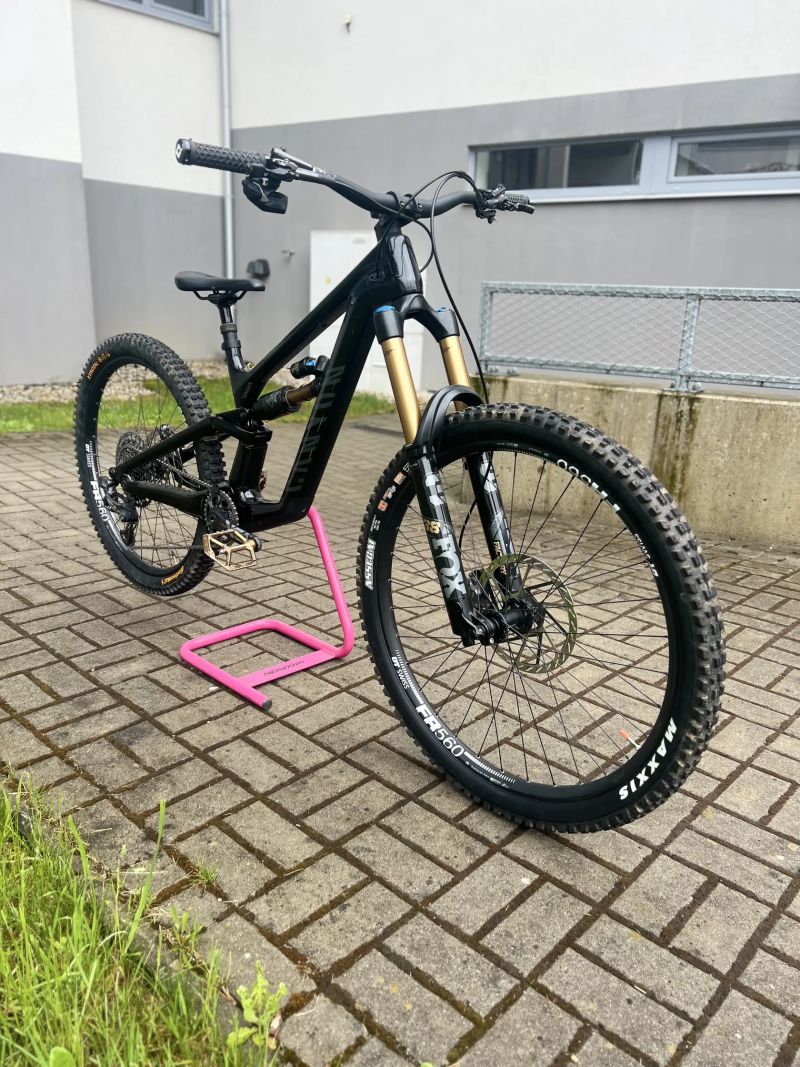 Canyon Torque CF9