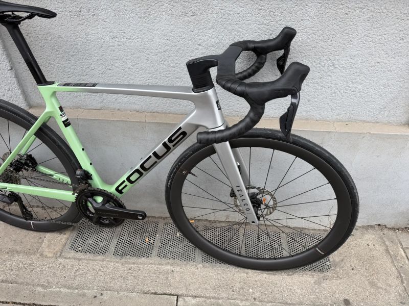 Silniční kolo Focus Izalco Max 9.7 S