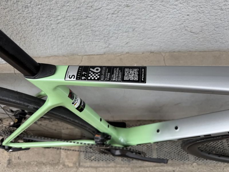 Silniční kolo Focus Izalco Max 9.7 S
