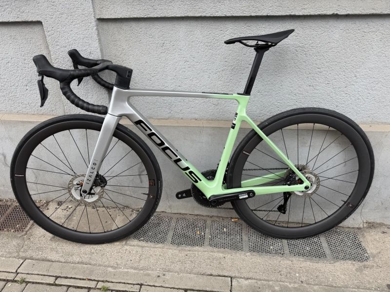 Silniční kolo Focus Izalco Max 9.7 S