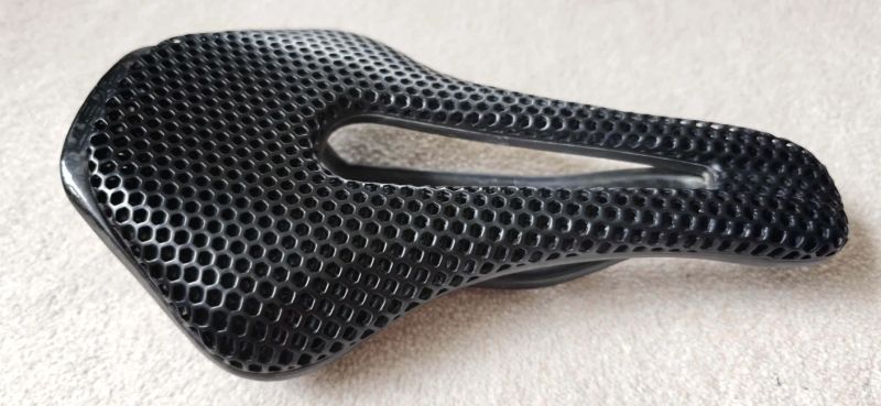 Ryet Arcode 3D lehké karbonové sedlo 157g