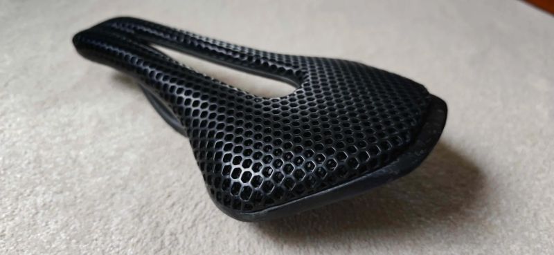 Ryet Arcode 3D lehké karbonové sedlo 157g