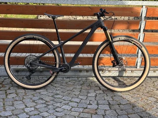Yeti ARC carbon - super lehké kolo - komponenty úplně nové!