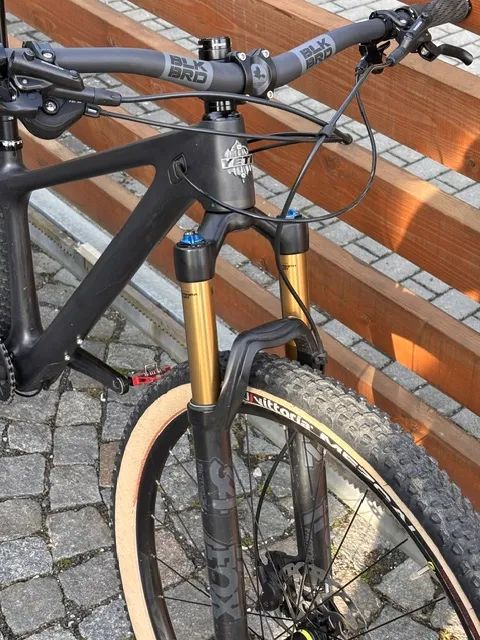 Yeti ARC carbon - super lehké kolo - komponenty úplně nové!