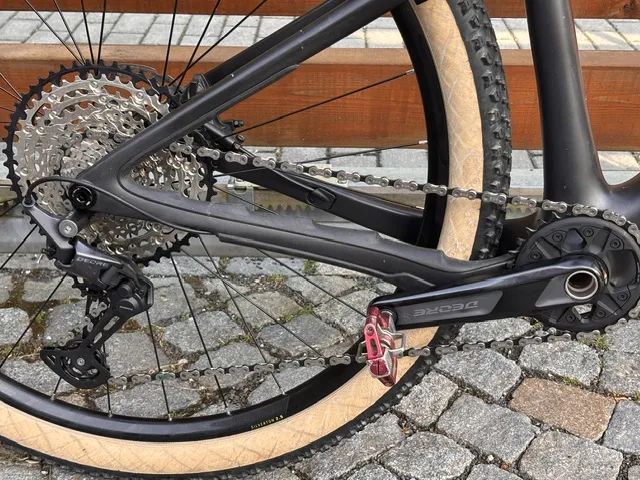 Yeti ARC carbon - super lehké kolo - komponenty úplně nové!