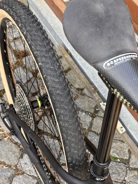 Yeti ARC carbon - super lehké kolo - komponenty úplně nové!