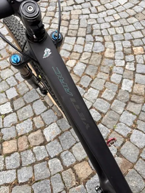 Yeti ARC carbon - super lehké kolo - komponenty úplně nové!