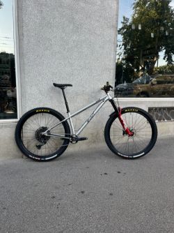 Kona Honzo ESD (custom stavba)