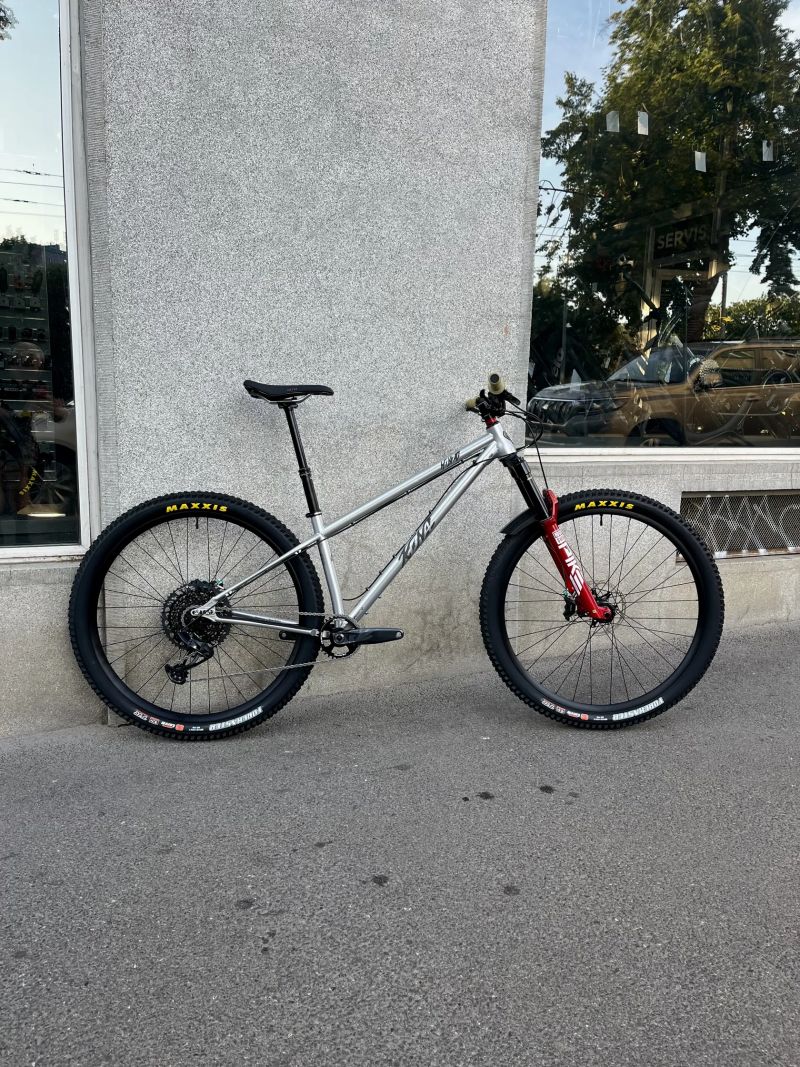 Kona Honzo ESD (custom stavba)