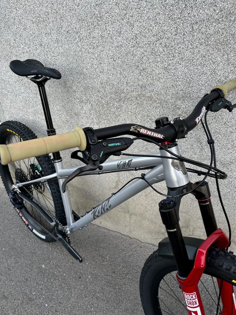 Kona Honzo ESD (custom stavba)