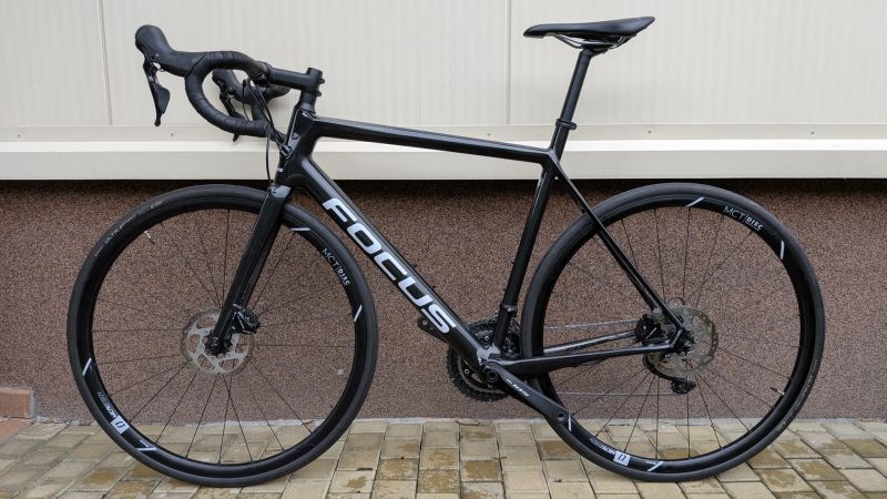Focus IZALCO RACE DISC 9.7 karbon, NOVÁ KOLA, vel. 56