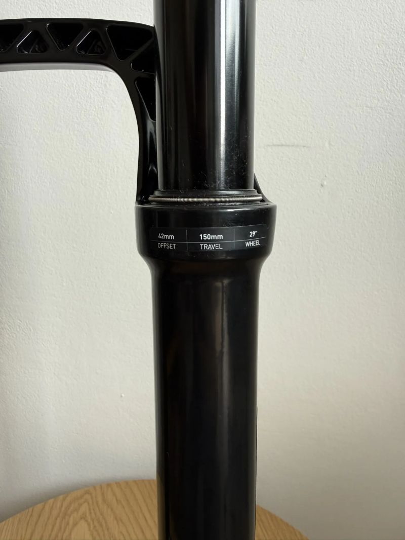RockShox Revelation RC 2023 – 150mm, 29", tapered | jazdená, dobrý stav