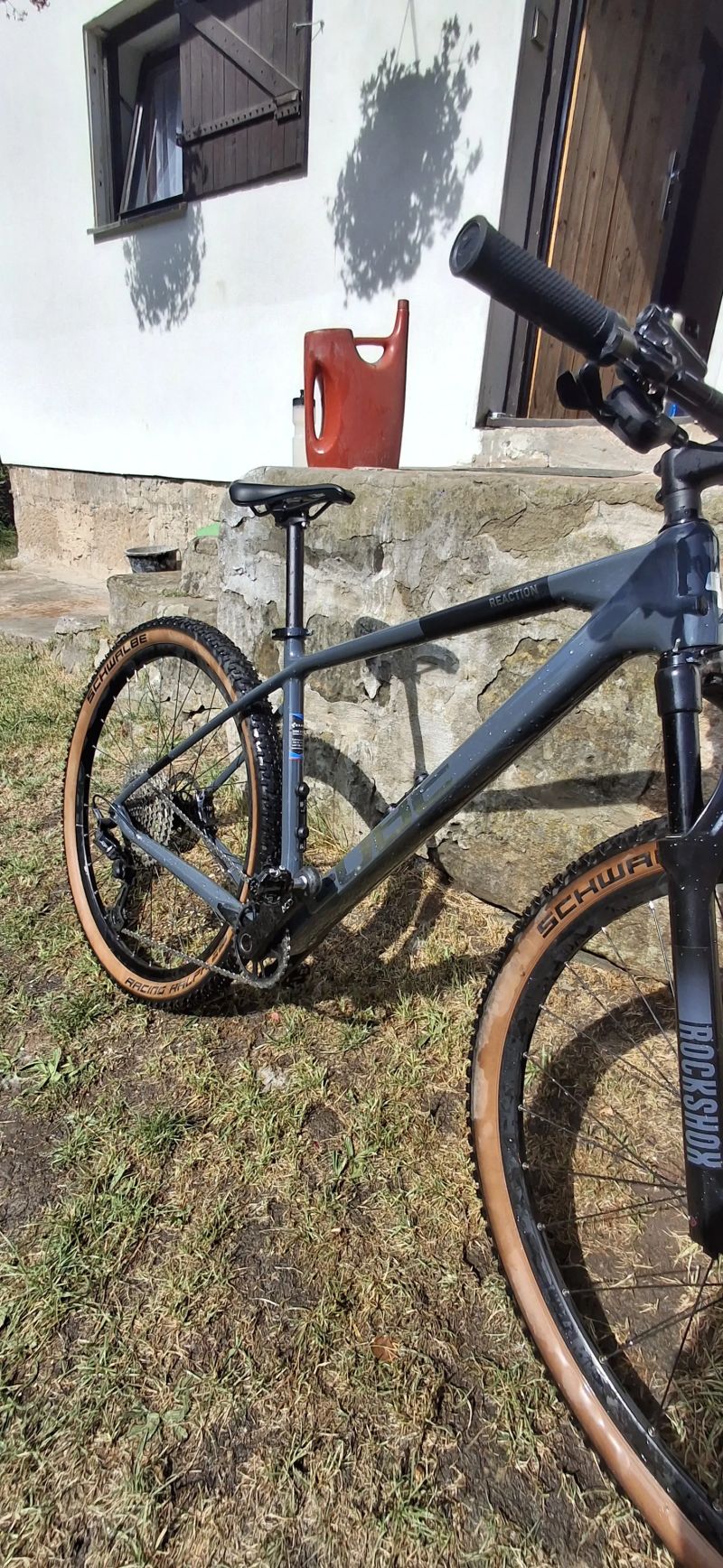 Karbonové horské kolo Cube Reaction (Shimano XT, RockShox)
