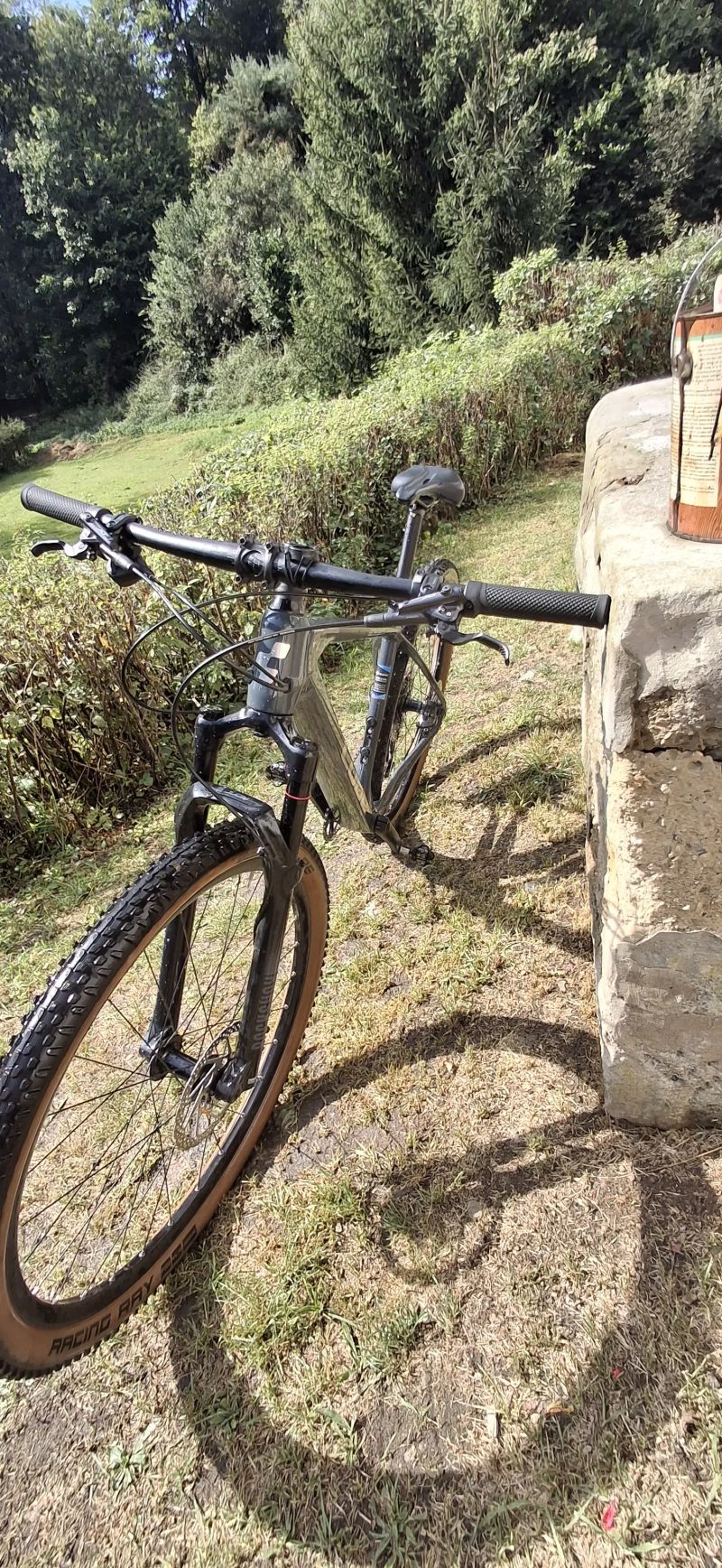 Karbonové horské kolo Cube Reaction (Shimano XT, RockShox)