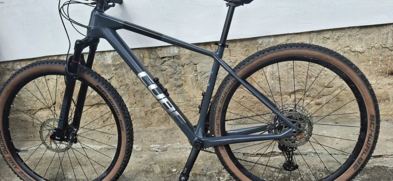 Karbonové horské kolo Cube Reaction (Shimano XT, RockShox)