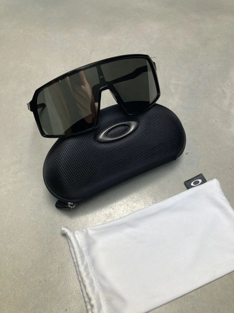 Oakley Sutro