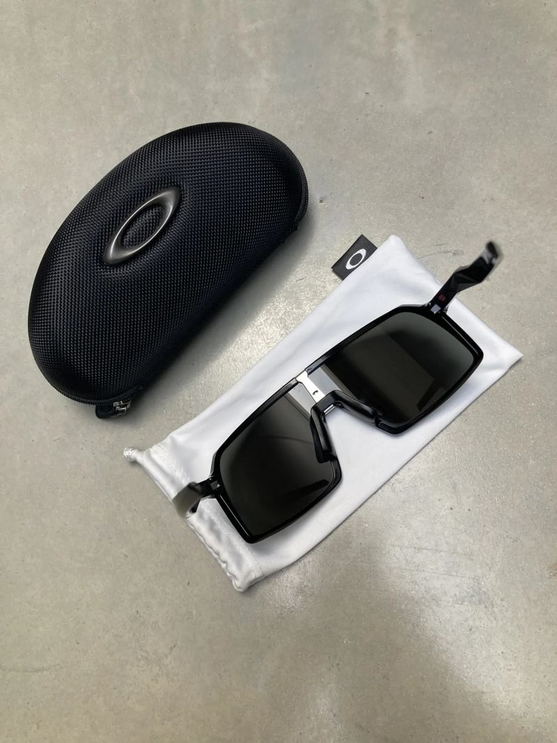 Oakley Sutro