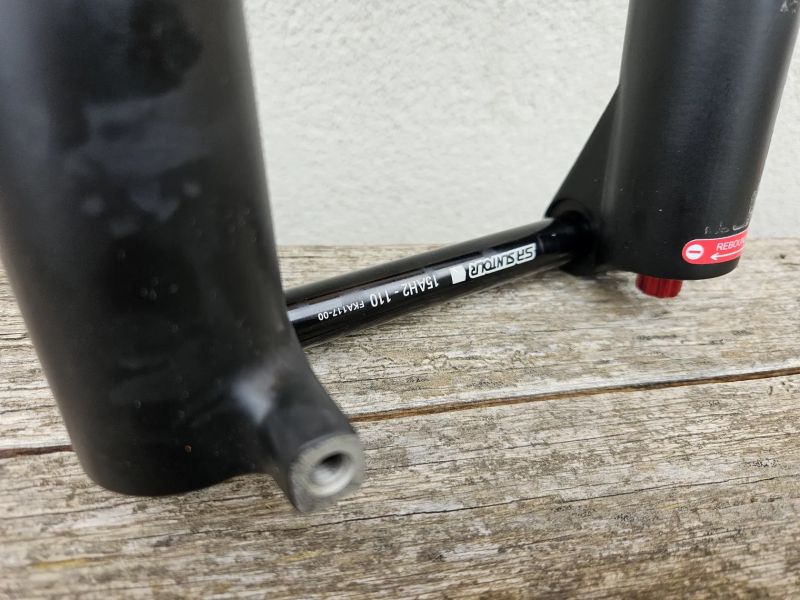 SR Suntour Raidon 32 RL-R s ovladačem | 27,5" | 120 mm | v záruce | boost osa, sloupek nezkrácen