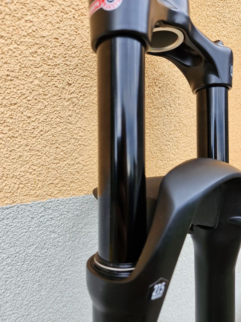 SR Suntour Raidon 32 RL-R s ovladačem | 27,5" | 120 mm | v záruce | boost osa, sloupek nezkrácen
