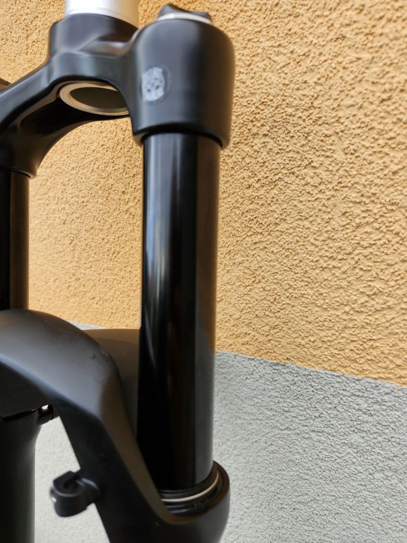 SR Suntour Raidon 32 RL-R s ovladačem | 27,5" | 120 mm | v záruce | boost osa, sloupek nezkrácen