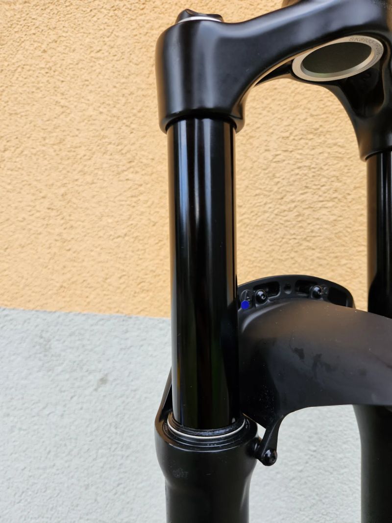 SR Suntour Raidon 32 RL-R s ovladačem | 27,5" | 120 mm | v záruce | boost osa, sloupek nezkrácen
