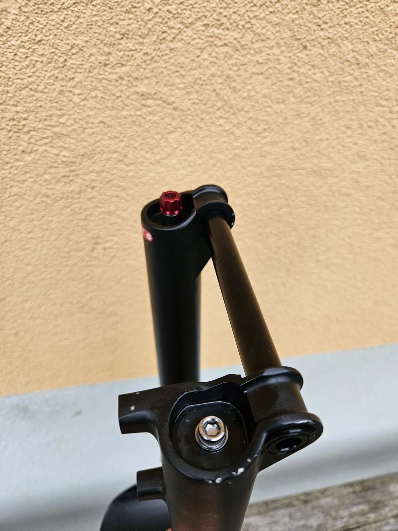 SR Suntour Raidon 32 RL-R s ovladačem | 27,5" | 120 mm | v záruce | boost osa, sloupek nezkrácen
