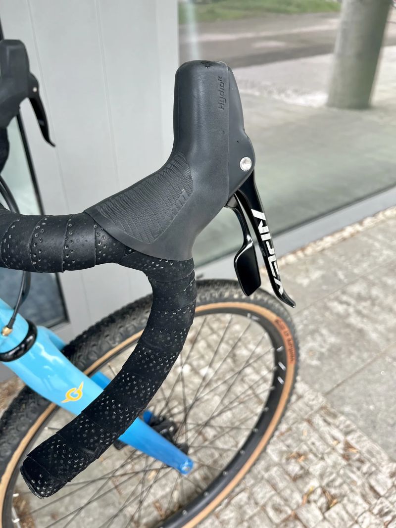 Genesis Fugio 20 – ocelový gravel na hydraulice