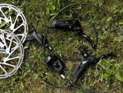 Brzdy Sram Code R + Kotouče 180 mm