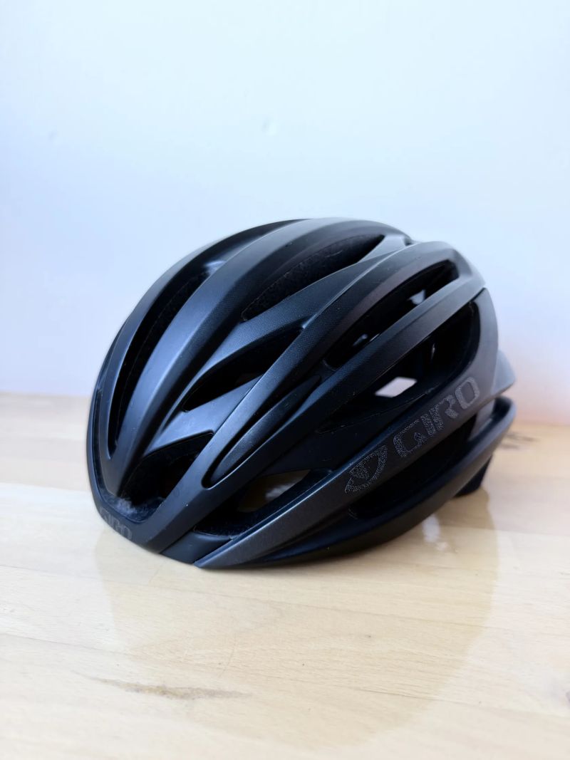 Cyklistická helma Giro Syntax Mat Black / M-(55-59)