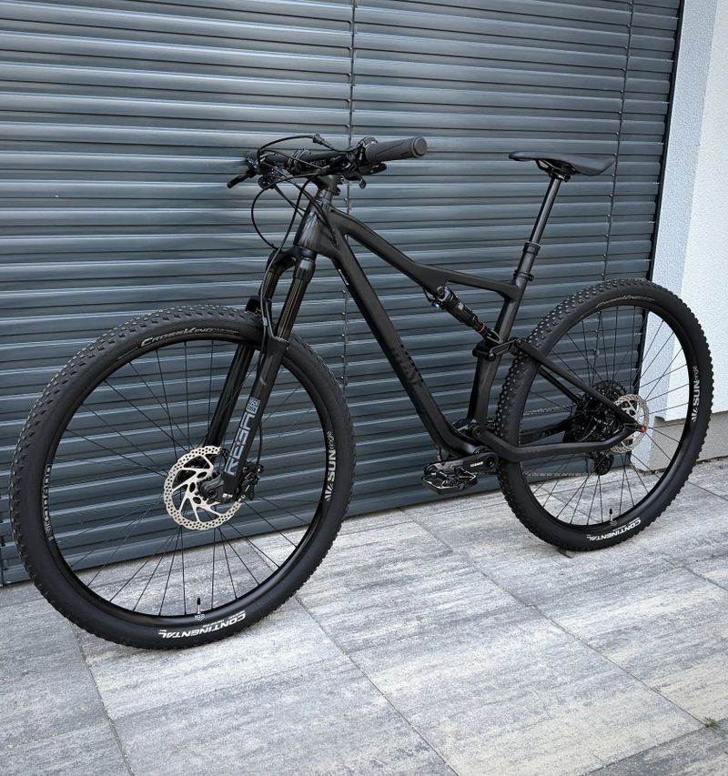 Rose Thrill Hill 1, 2024, vel. M