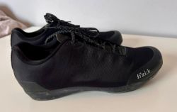 Fizik Tempo Beat gravel tretry