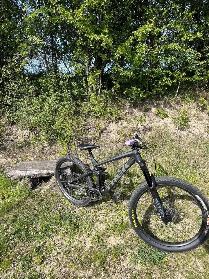 Trek Remedy 8