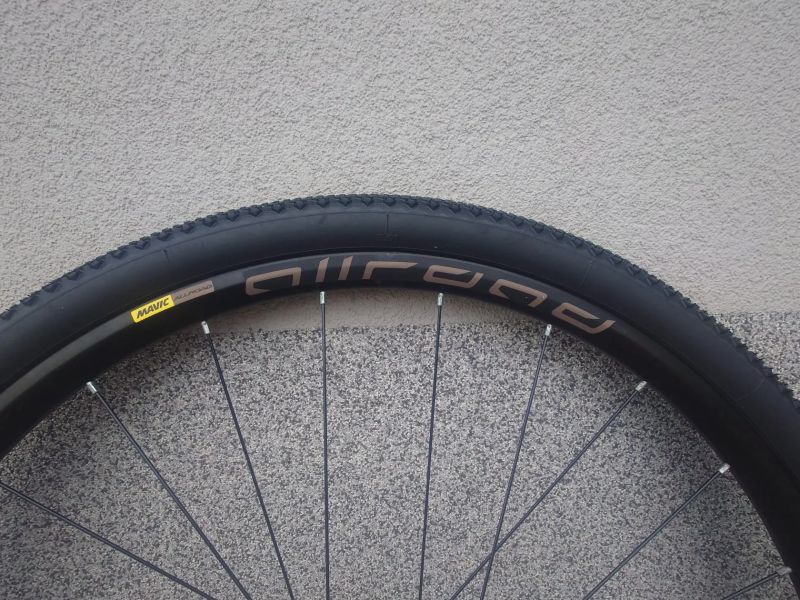 Mavic Allroad Disc gravel vypletená kola