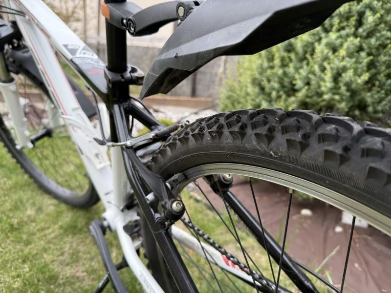 Scott Scale 24”