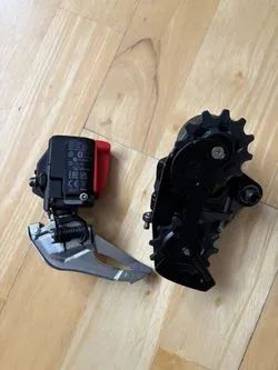 SRAM Rival eTap AXS D1, přehazovačka, přesmykač, kazeta vše za 8900 Kč