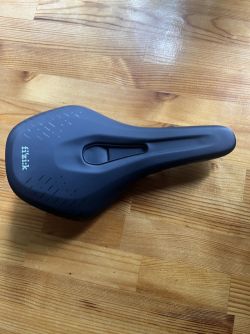 Sedlo Fizik Terra Aidon X3 - black 145mm
