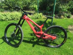 YT Tues 29 CF Pro (Candy Red) – Velikost XL
