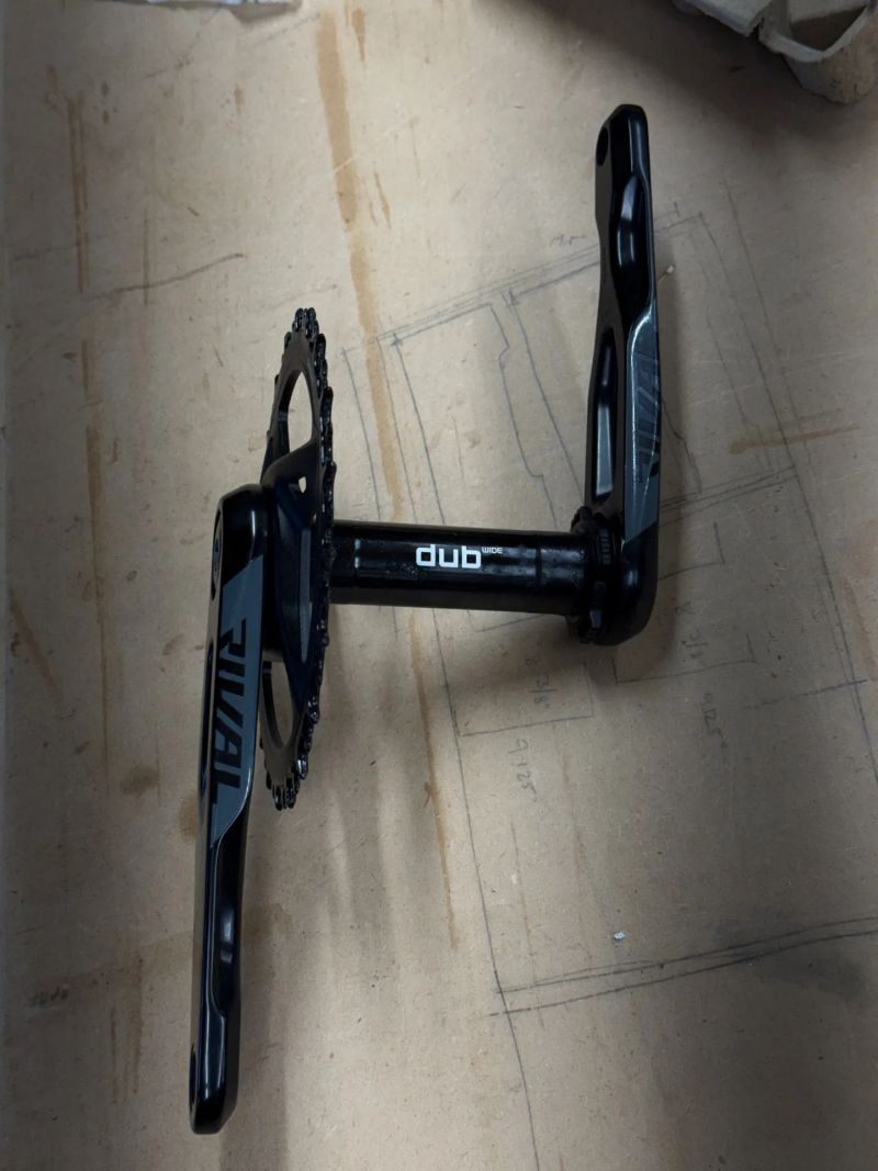 Sram rival E1
