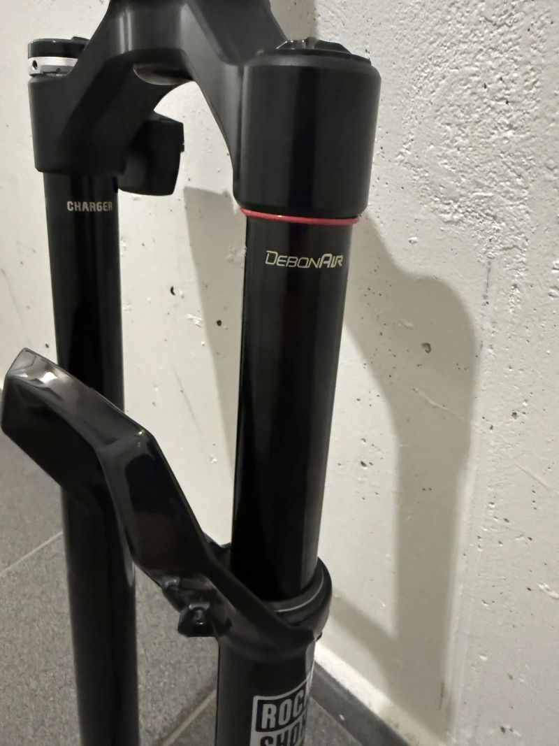 RockShox Pike Ultimate Flight Attendant 29" 140mm – jako nová