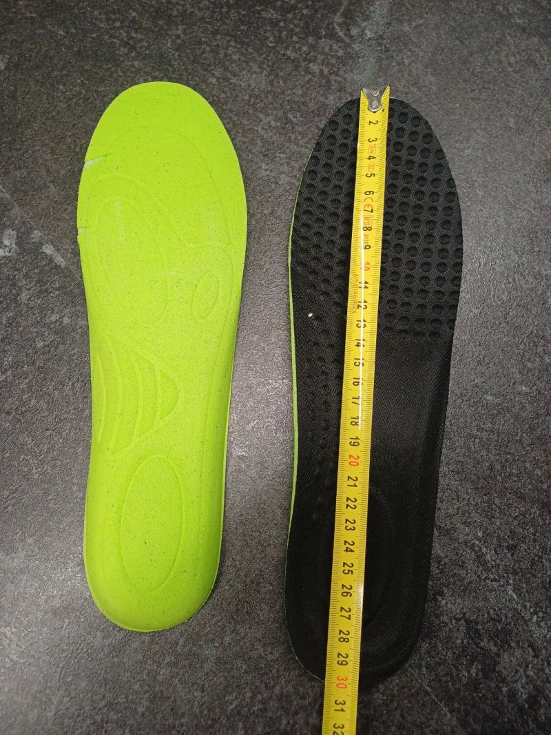 Prodám nové nepoužité silniční tretry, vel. stélky 30 cm