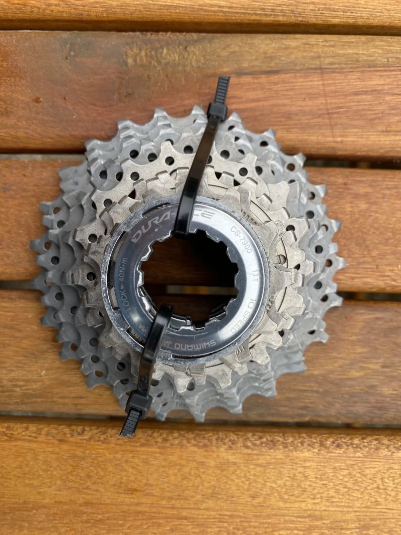 Prodám kazetu Shimano Dura-Ace CS-7900, 10 speed, skvělý stav!