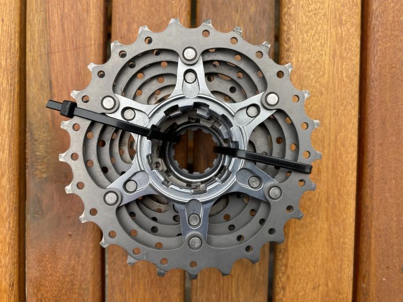 Prodám kazetu Shimano Dura-Ace CS-7900, 10 speed, skvělý stav!