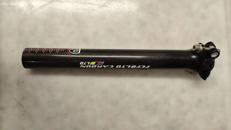 Carbon sedlovka 31.6 260 mm