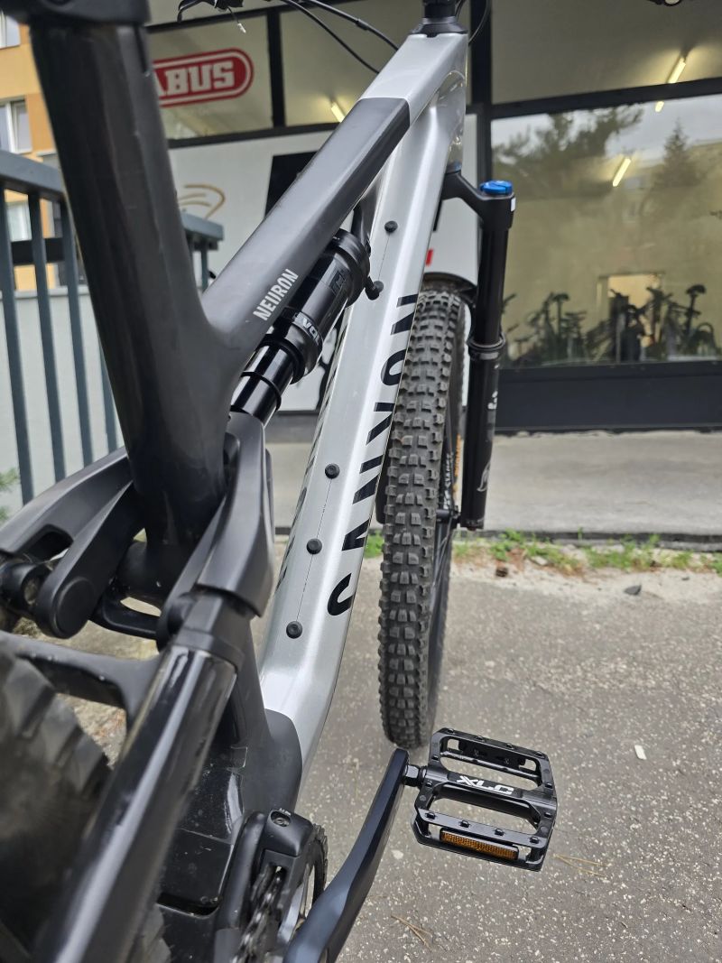 Canyon Neuron CF8 "L"