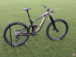 Giant Reign Advanced Pro 2 (Karbon) – Vel. L / 29" – TOP stav + Upgrade