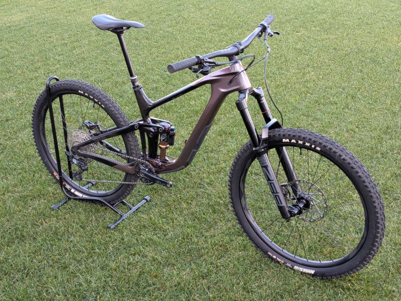 Giant Reign Advanced Pro 2 (Karbon) – Vel. L / 29" – TOP stav + Upgrade
