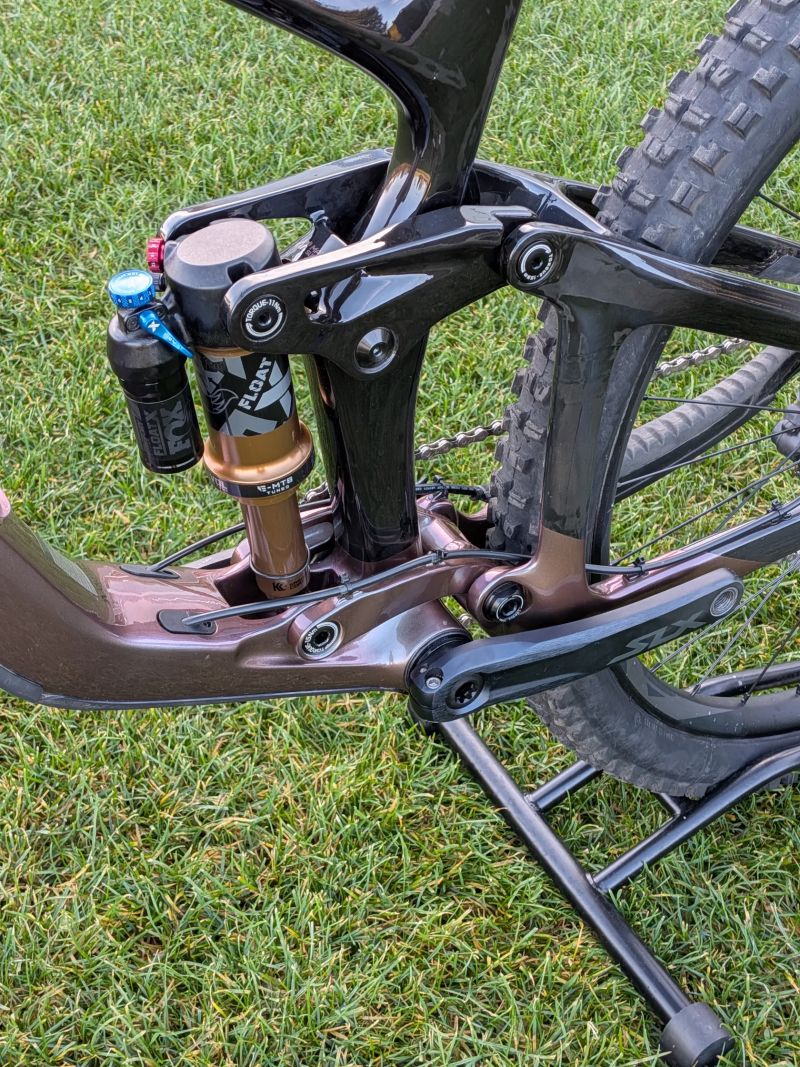 Giant Reign Advanced Pro 2 (Karbon) – Vel. L / 29" – TOP stav + Upgrade
