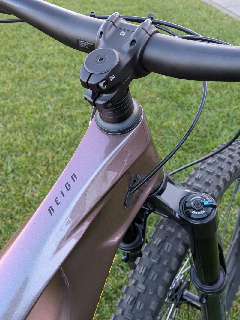 Giant Reign Advanced Pro 2 (Karbon) – Vel. L / 29" – TOP stav + Upgrade