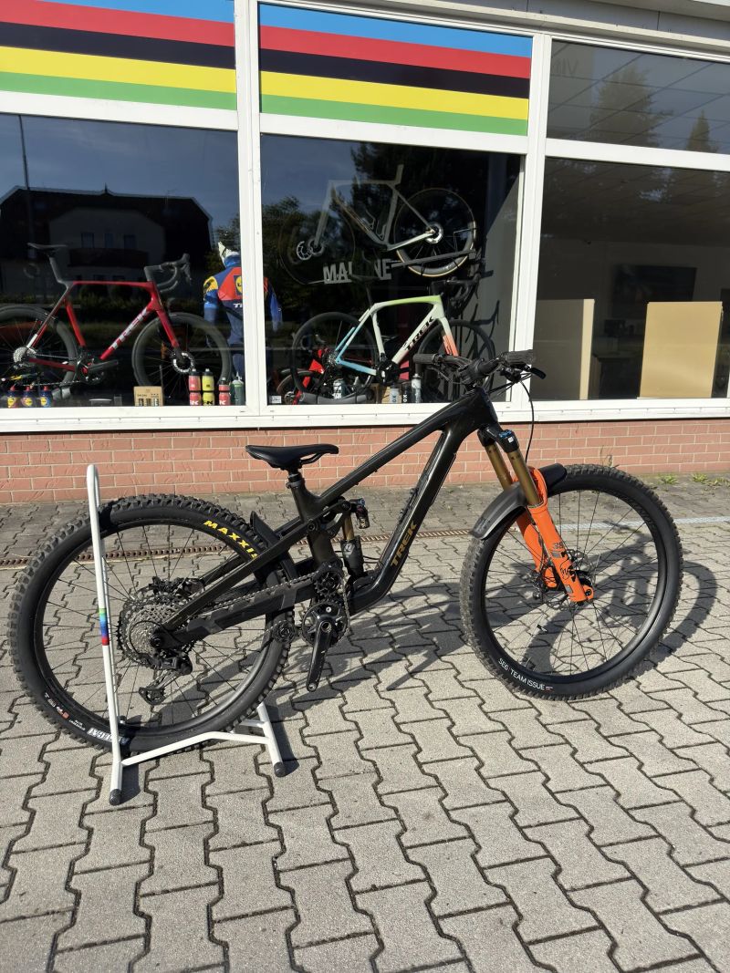 Trek Slash 9.8 Gen 6 M