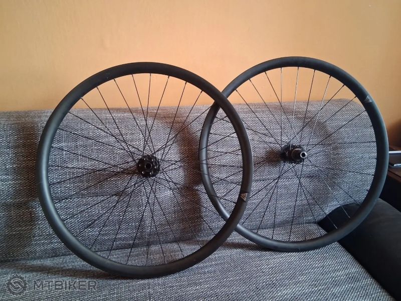 Zapletená kola 29'' Light Bicycle/DT 350